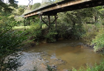 Waiharakeke Stream at Stringers Road Bridge
