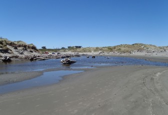 Kaikokopu Stream @ Himitangi Beach