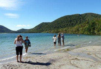 Lake Tikitapu @ beach 002