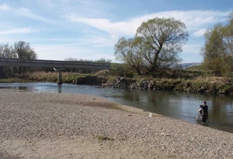 Waikaia River at Waipounamu Bridge Road
