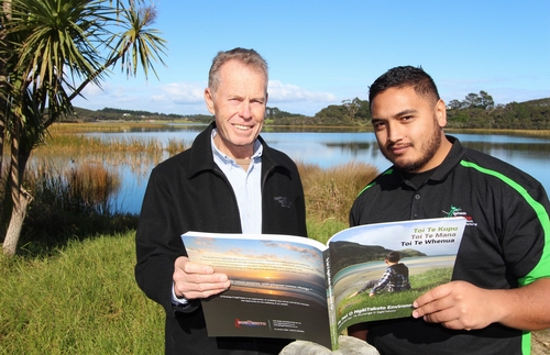 Mike Finlayson and Ihaka Korewha of Te Runanga o Ngai Takoto’s dune lakes team